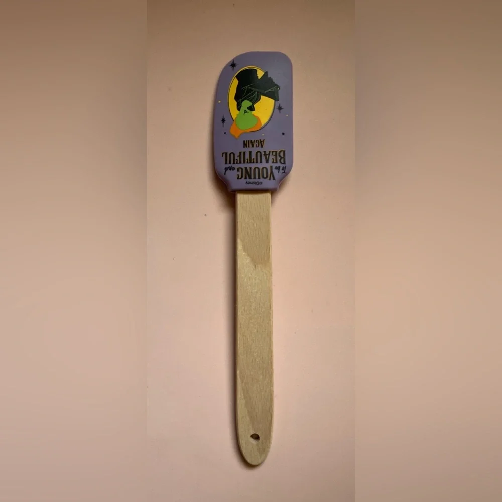 Disney Hocus Pocus “To Be Young Again” Mini Spatula